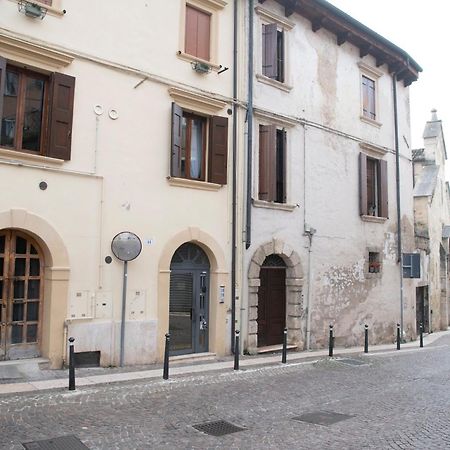 Ai Piedi Del Castello / 4Pl / Apt. Full Verona Exteriér fotografie